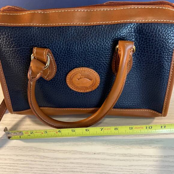 Vtg Dooney & Bourke  Navy/Saddle Pebbled Leather Shoulder Bag - Picture 4 of 7